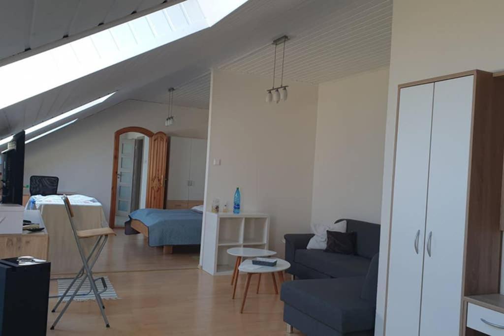 Utulny Apartman Kmetova Košice Exteriör bild